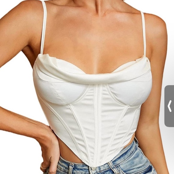 Tops - NWT PERFECT CORSET White Top Size Medium